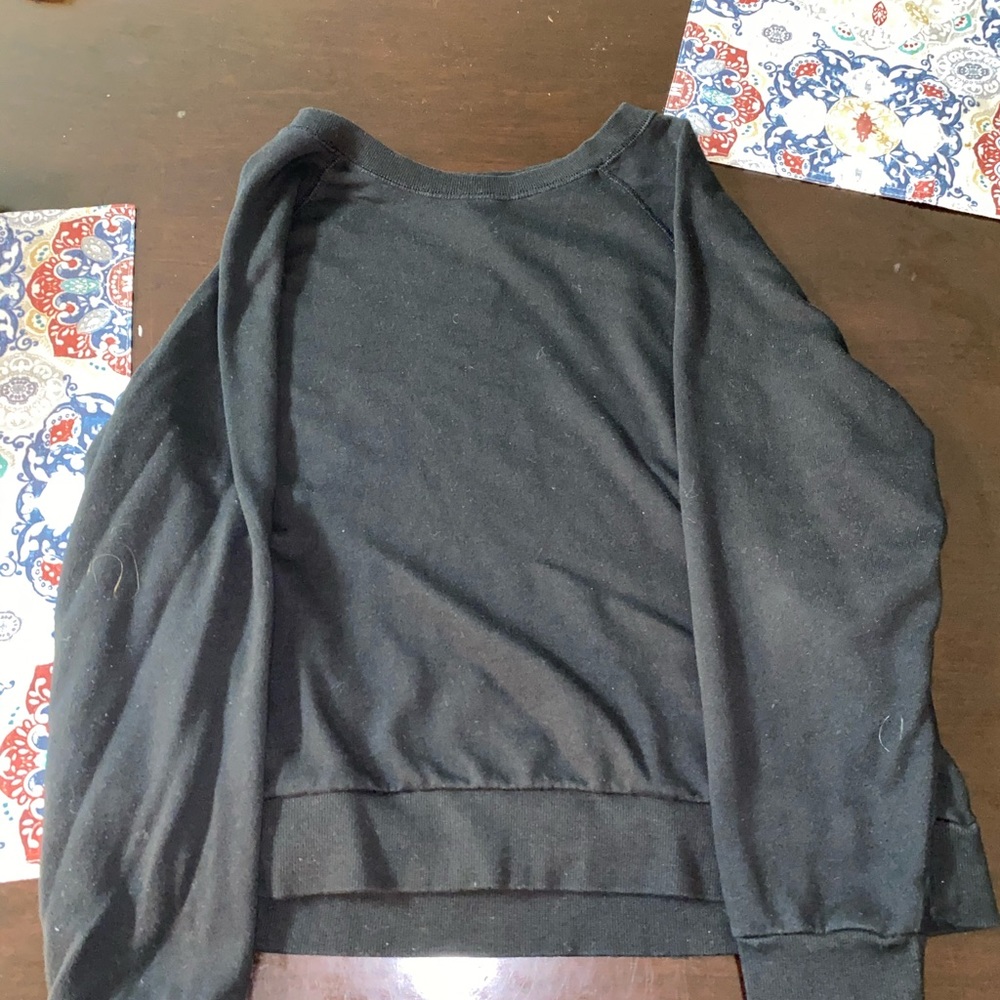 Black crew neck sweatshirt